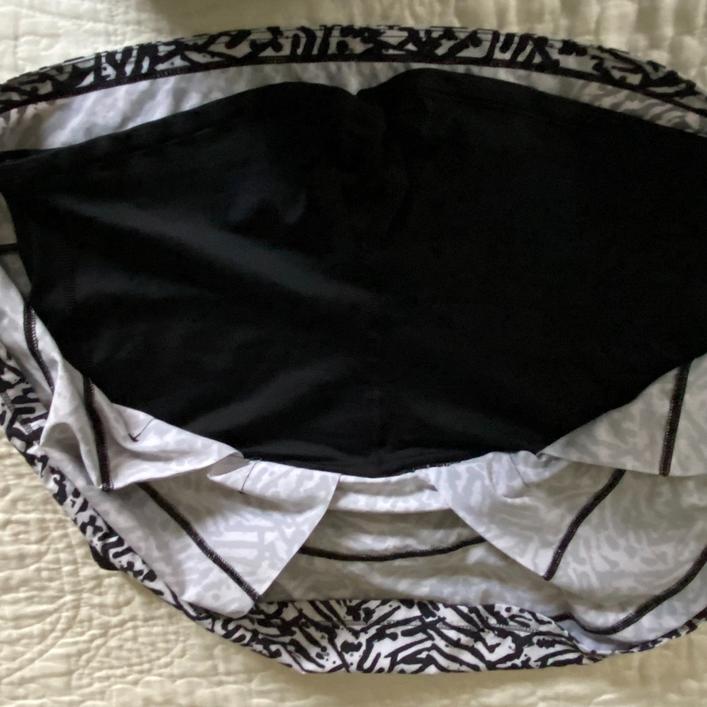 Lululemon pace rival skirt